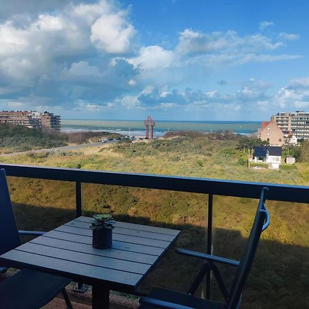 Appartement voor 6 personen in Koksijde met zeezicht Buitenkant foto