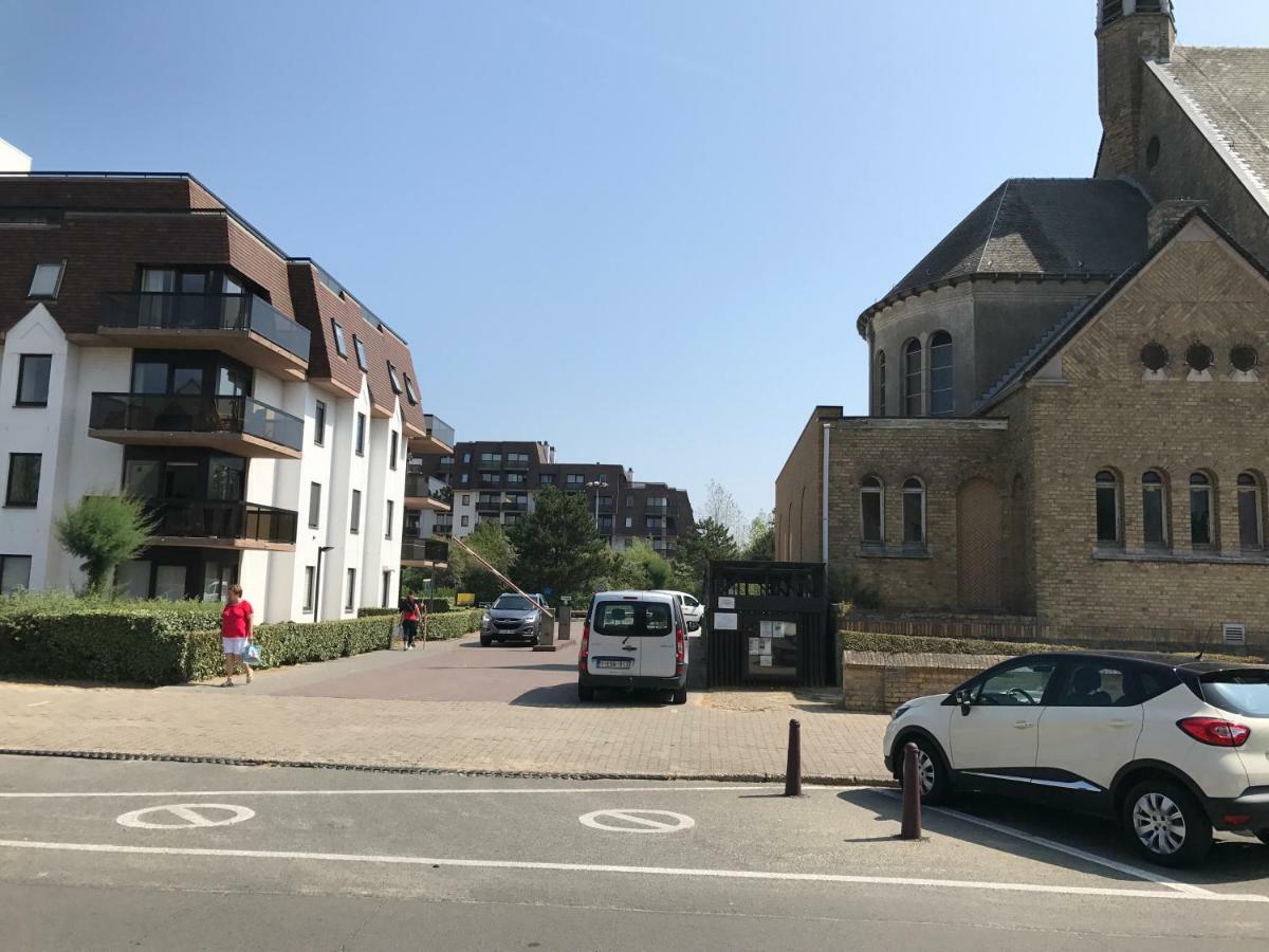 Appartement voor 6 personen in Koksijde met zeezicht Buitenkant foto