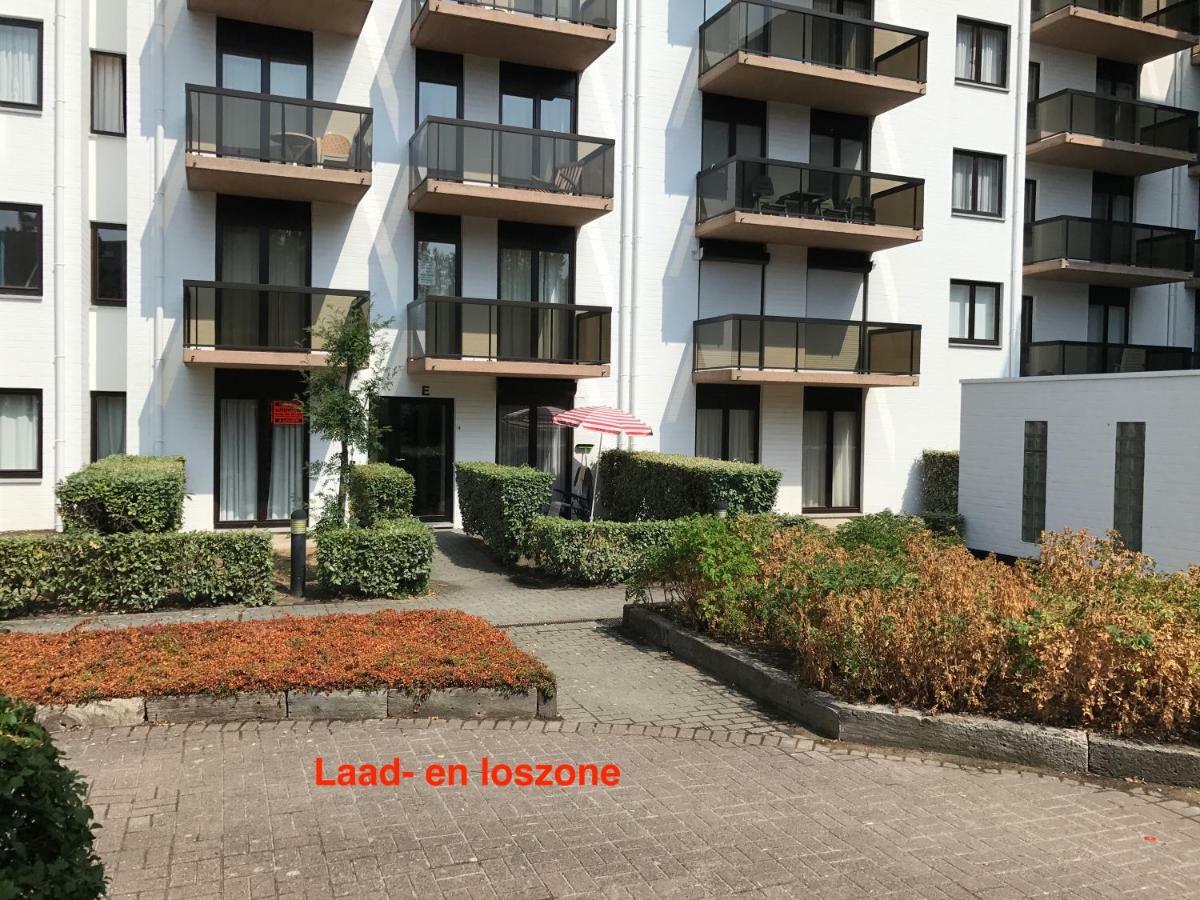 Appartement voor 6 personen in Koksijde met zeezicht Buitenkant foto