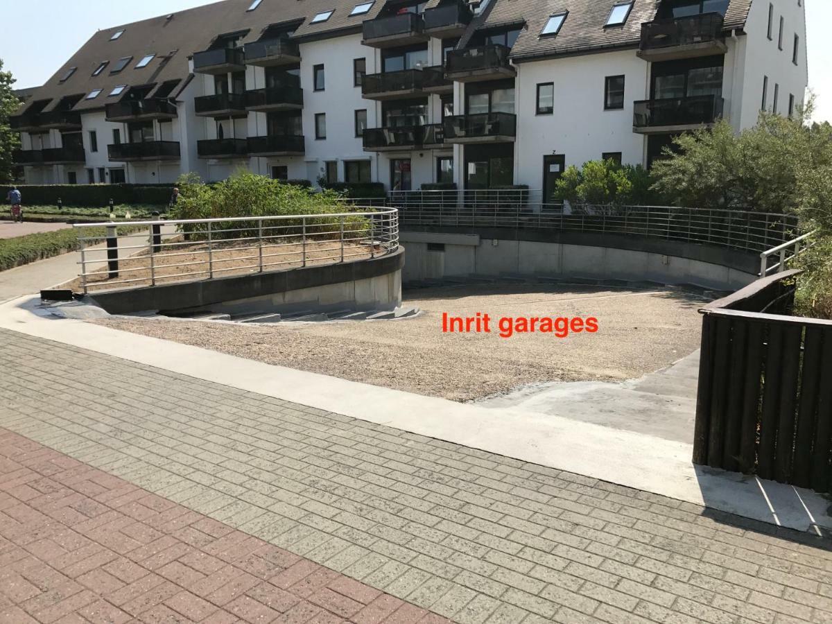 Appartement voor 6 personen in Koksijde met zeezicht Buitenkant foto