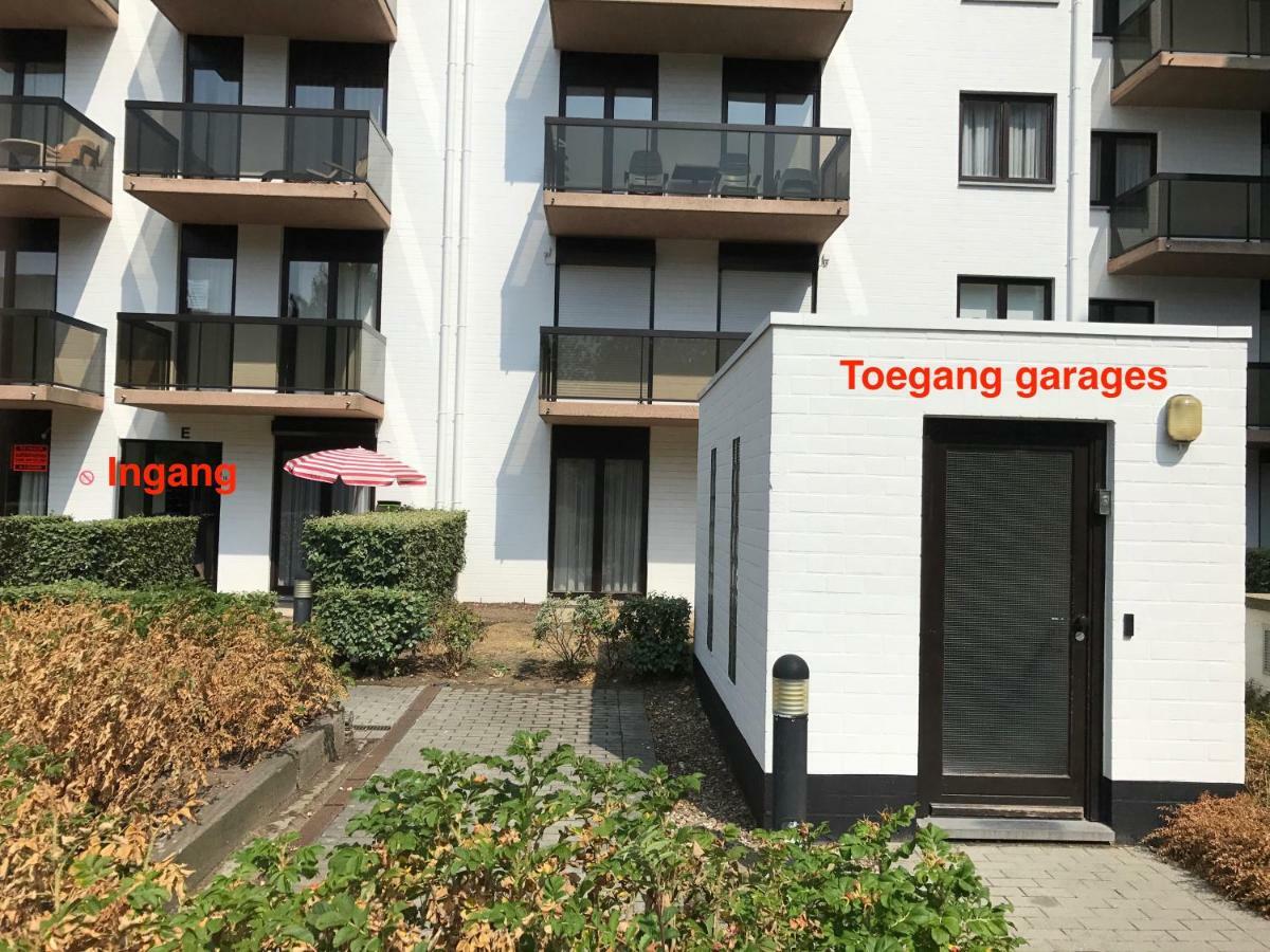 Appartement voor 6 personen in Koksijde met zeezicht Buitenkant foto